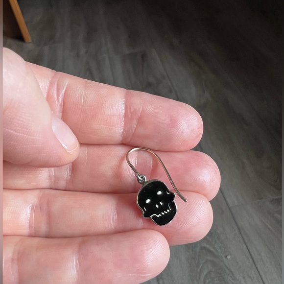 Pair of Enamel & Sterling Silver Skull Earrings 💀🖤💀 - Picture 4 of 4